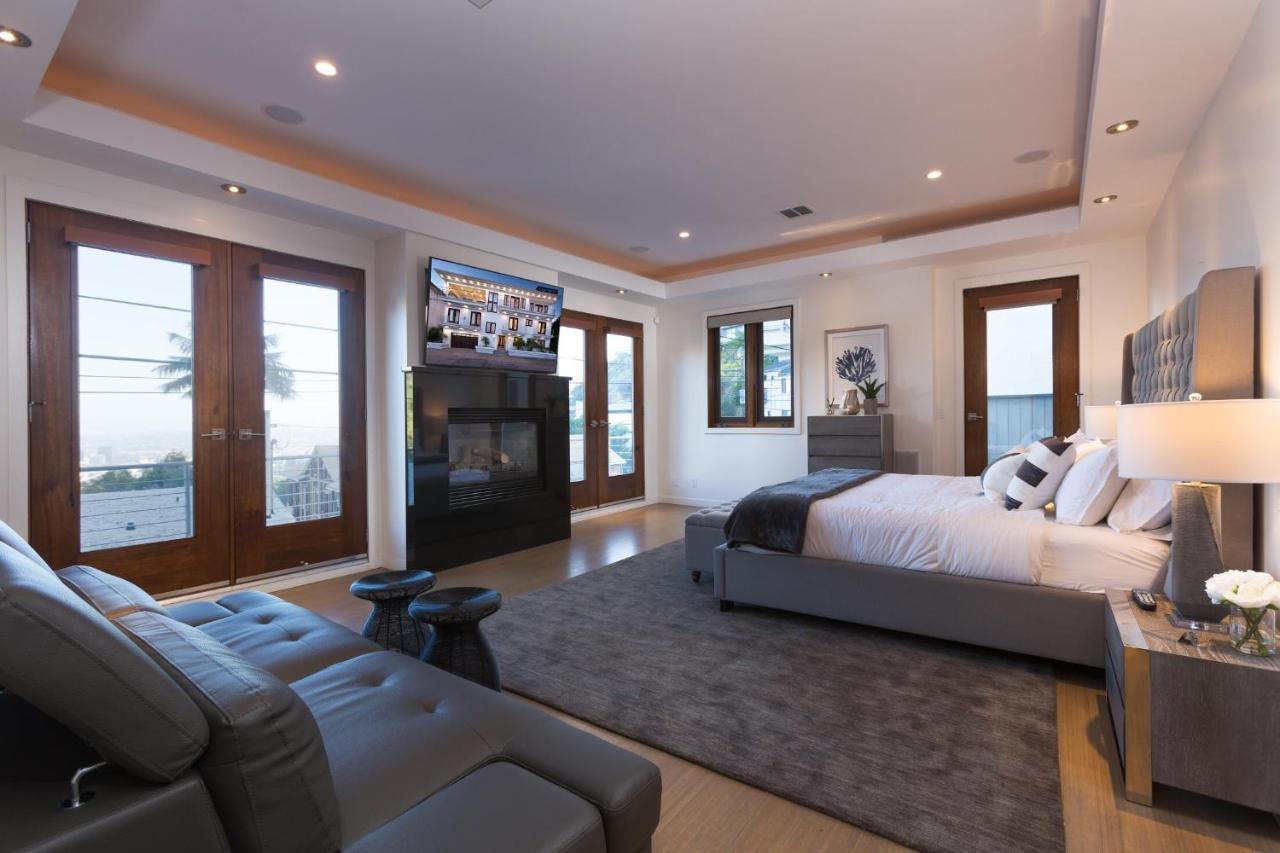 Hébergement de vacances Hollywood Hills With La City Views *